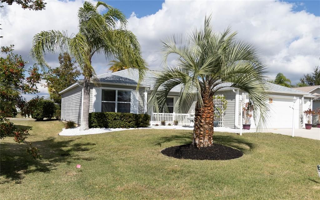 Active With Contract: $334,900 (3 beds, 2 baths, 1392 Square Feet)