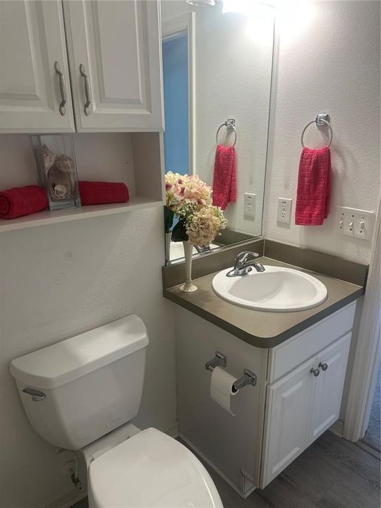 Active With Contract: $334,900 (3 beds, 2 baths, 1392 Square Feet)