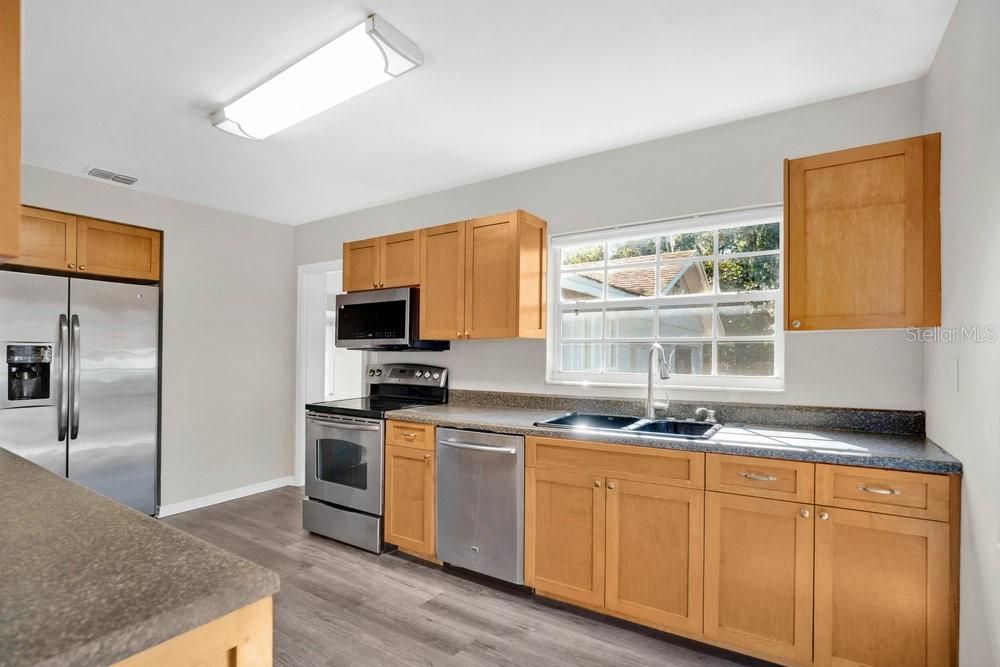 For Sale: $510,000 (3 beds, 2 baths, 1910 Square Feet)