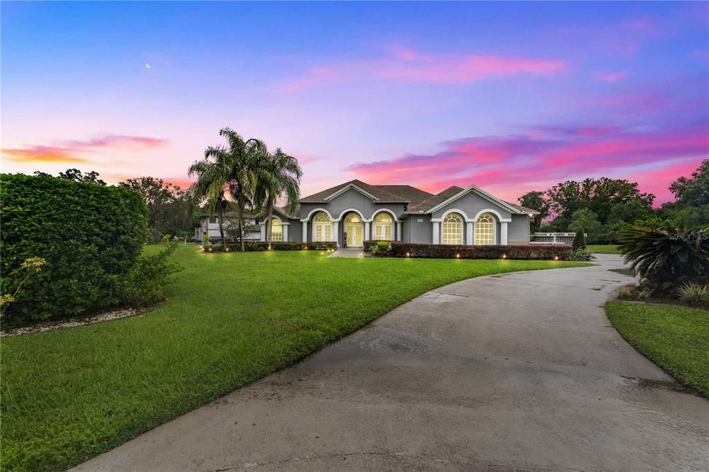 最近售出: $985,000 (5 贝兹, 4 浴室, 3291 平方英尺)