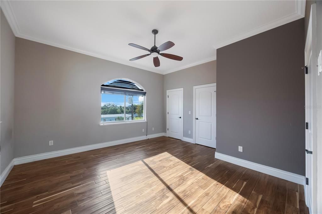 For Sale: $3,199,999 (5 beds, 3 baths, 3750 Square Feet)