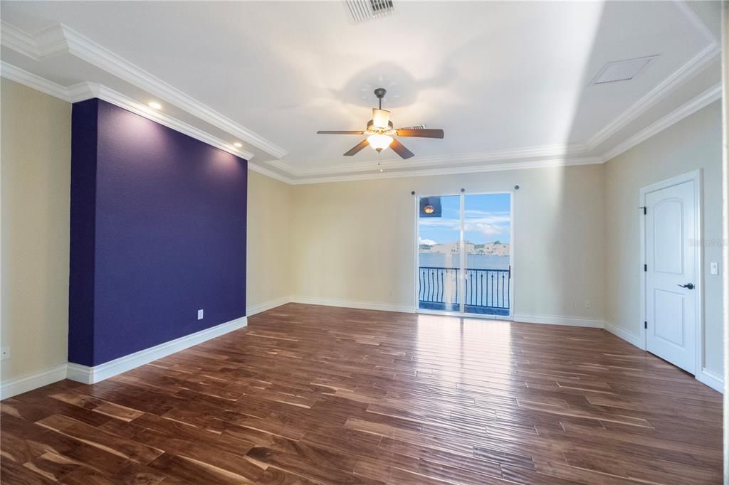 For Sale: $3,199,999 (5 beds, 3 baths, 3750 Square Feet)