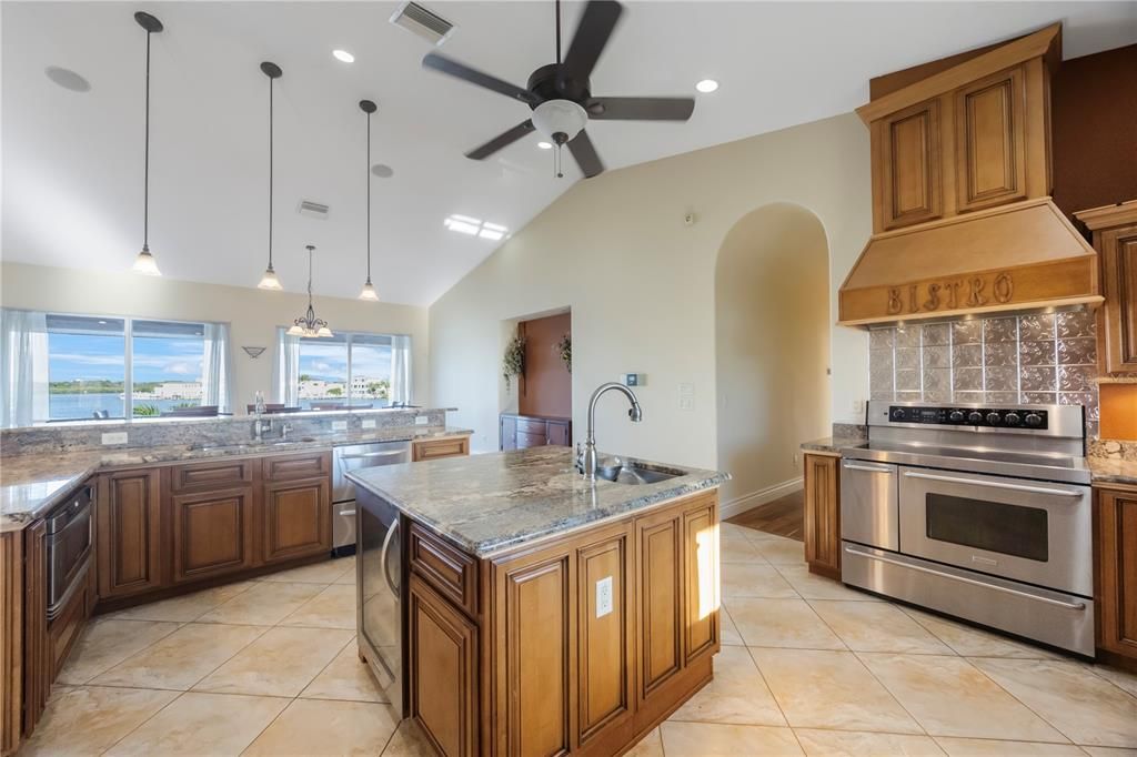 For Sale: $3,199,999 (5 beds, 3 baths, 3750 Square Feet)