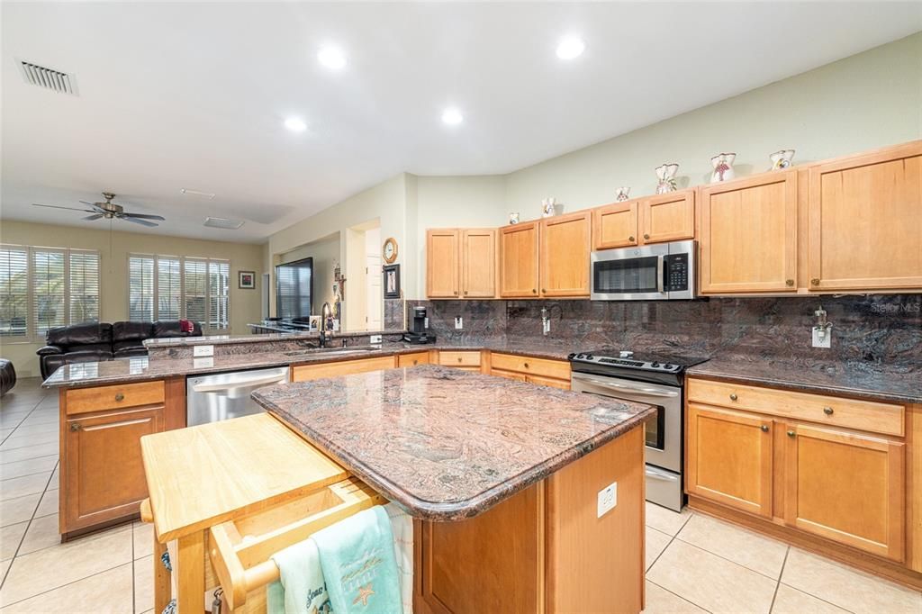 На продажу: $505,000 (3 спален, 2 ванн, 2807 Квадратных фут)