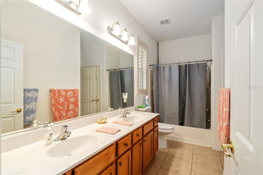 На продажу: $505,000 (3 спален, 2 ванн, 2807 Квадратных фут)