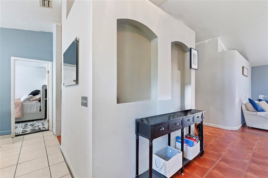 Под контрактом: $285,000 (3 спален, 2 ванн, 1125 Квадратных фут)