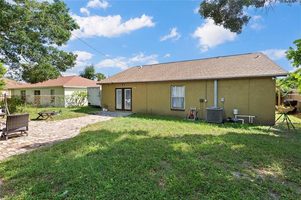 Под контрактом: $285,000 (3 спален, 2 ванн, 1125 Квадратных фут)