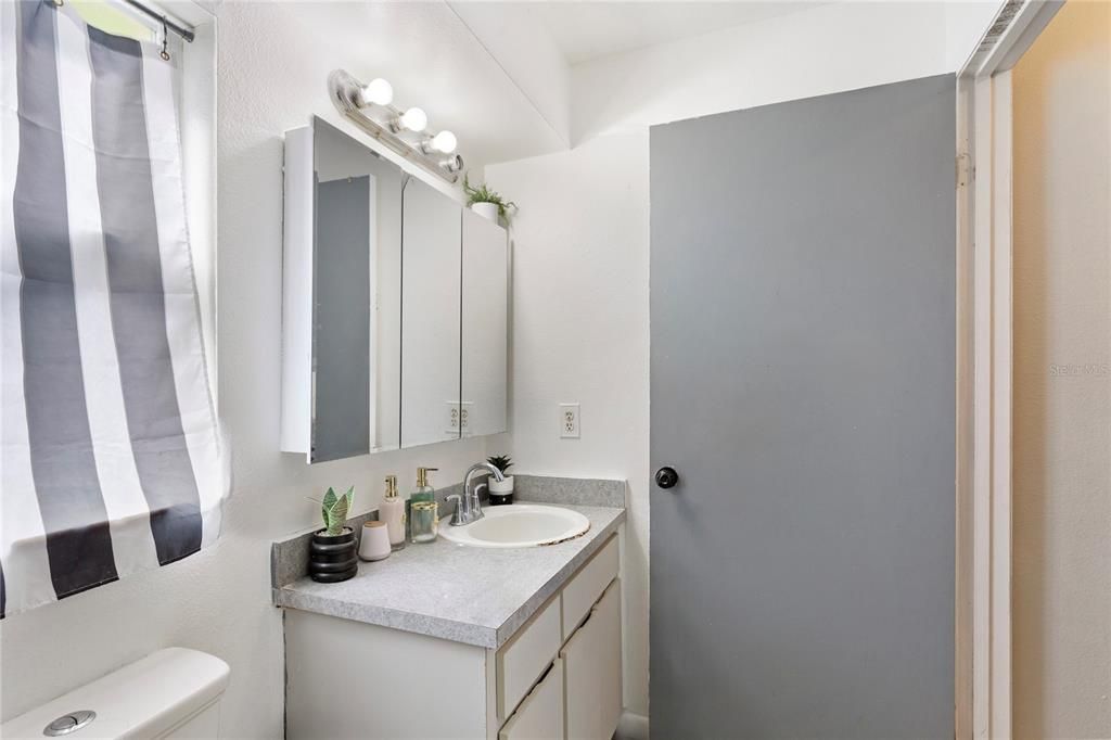 Под контрактом: $285,000 (3 спален, 2 ванн, 1125 Квадратных фут)