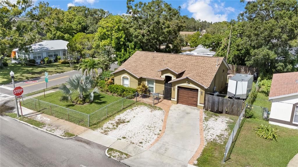 Под контрактом: $285,000 (3 спален, 2 ванн, 1125 Квадратных фут)