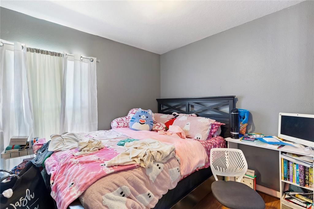 Под контрактом: $285,000 (3 спален, 2 ванн, 1125 Квадратных фут)