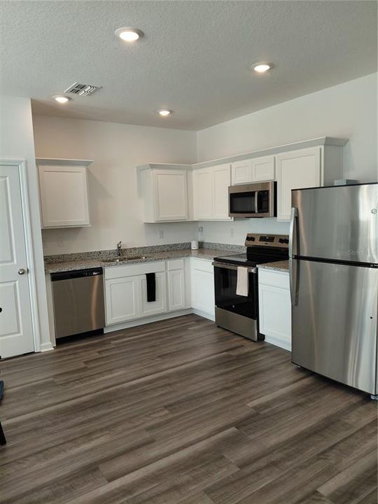 待售: $239,900 (3 贝兹, 2 浴室, 1386 平方英尺)