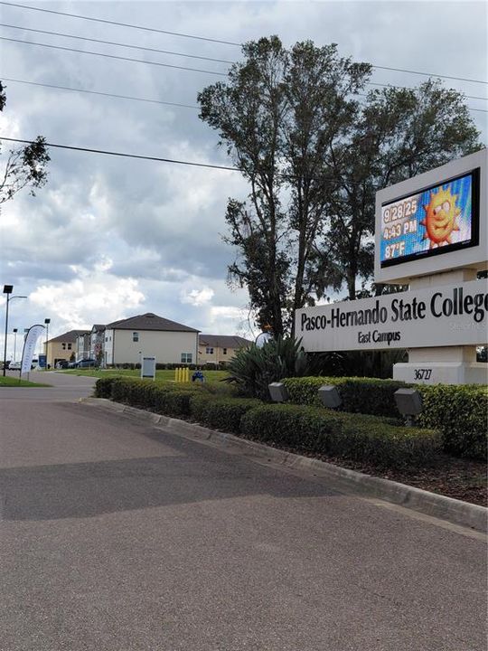 待售: $239,900 (3 贝兹, 2 浴室, 1386 平方英尺)