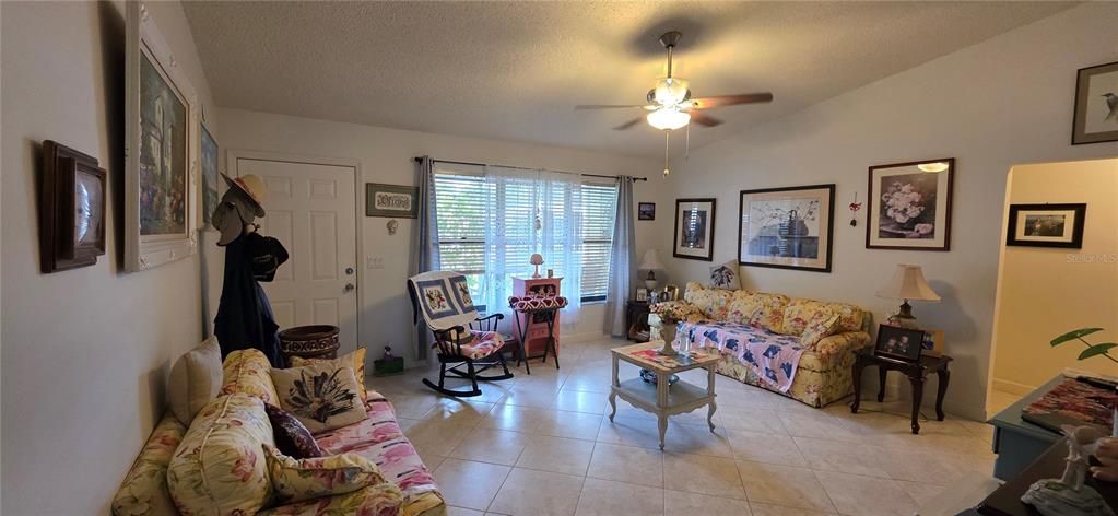 待售: $357,000 (2 贝兹, 2 浴室, 1118 平方英尺)