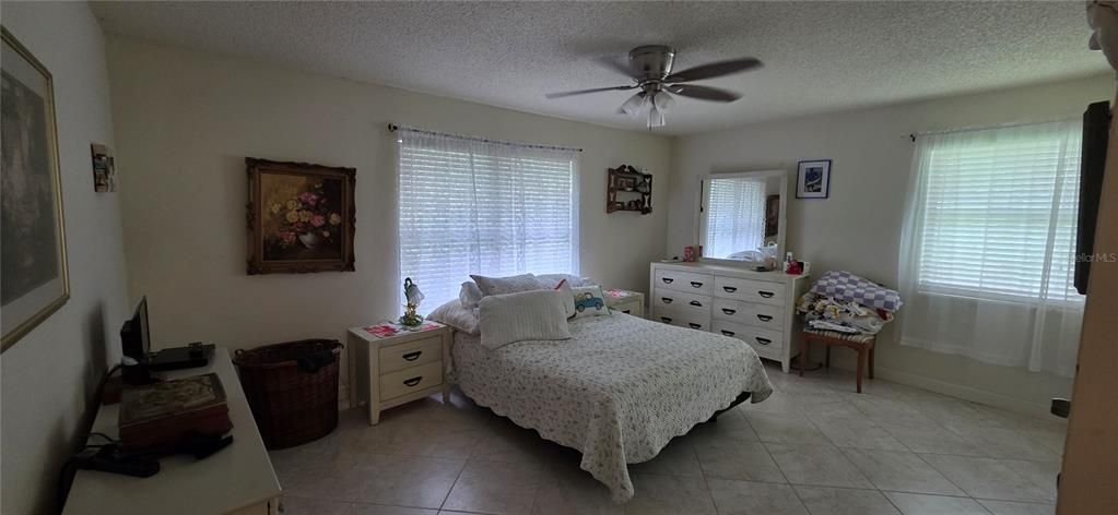 待售: $357,000 (2 贝兹, 2 浴室, 1118 平方英尺)