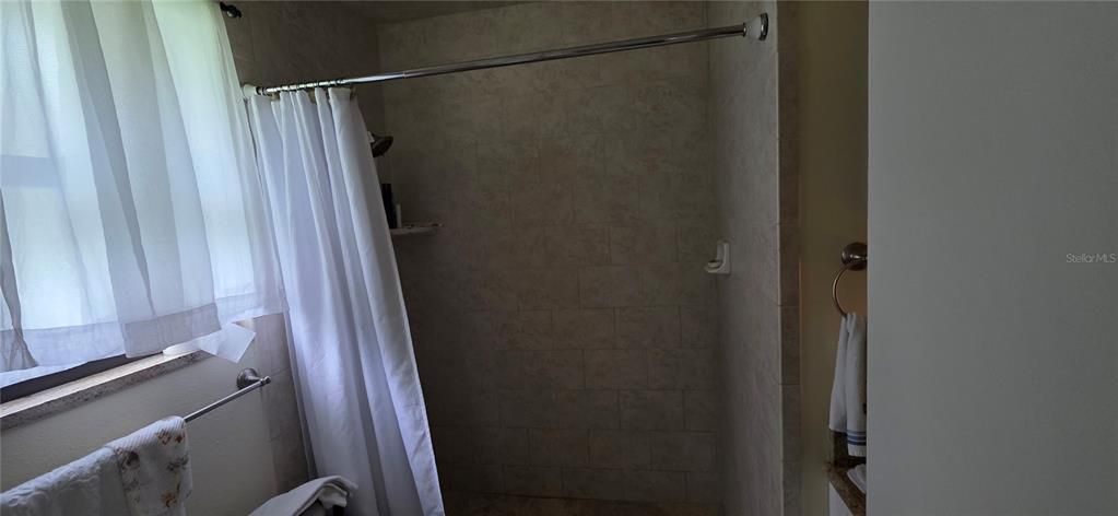 待售: $357,000 (2 贝兹, 2 浴室, 1118 平方英尺)