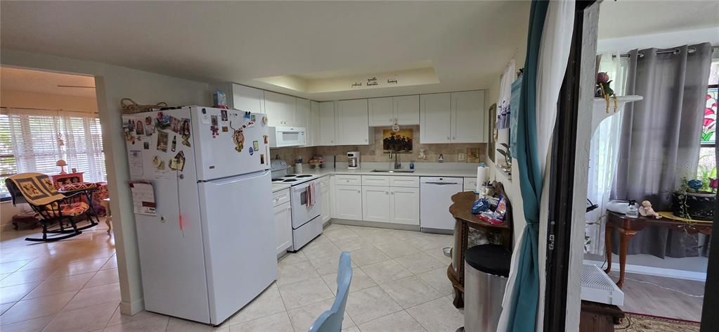 待售: $357,000 (2 贝兹, 2 浴室, 1118 平方英尺)