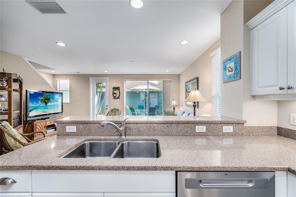 Active With Contract: $289,900 (3 beds, 2 baths, 1628 Square Feet)