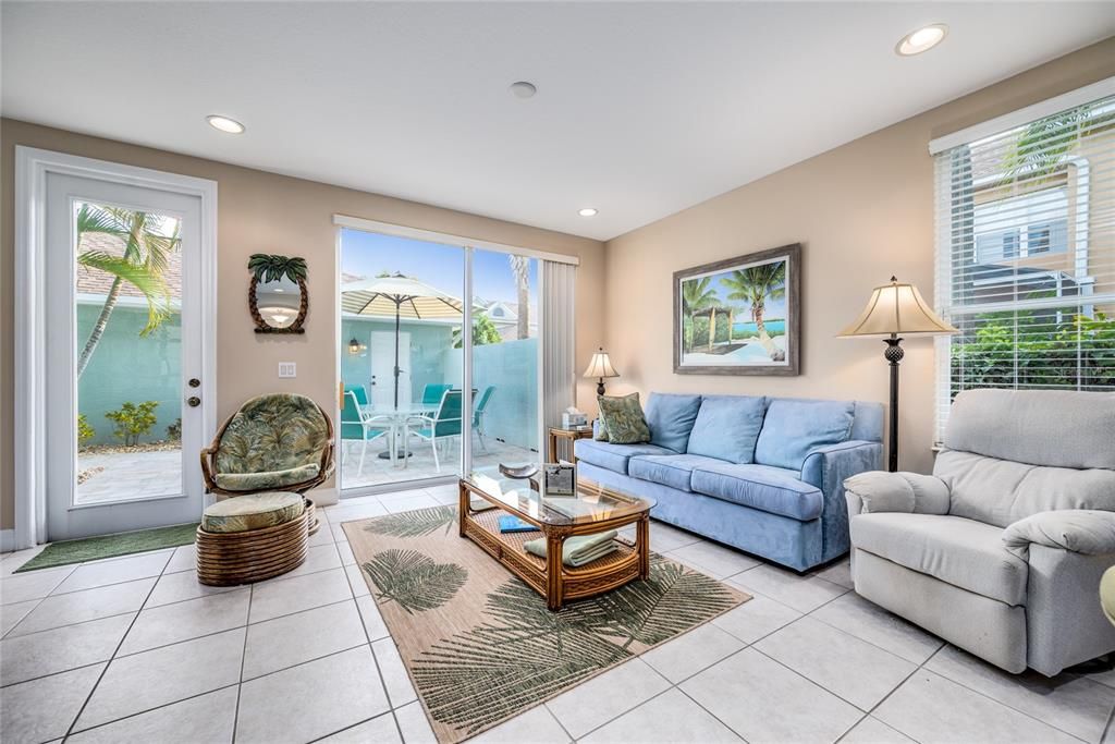 Active With Contract: $289,900 (3 beds, 2 baths, 1628 Square Feet)