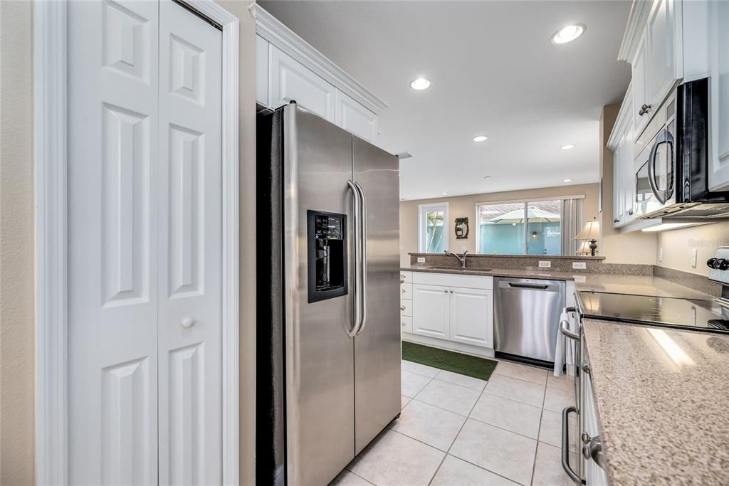 Active With Contract: $289,900 (3 beds, 2 baths, 1628 Square Feet)