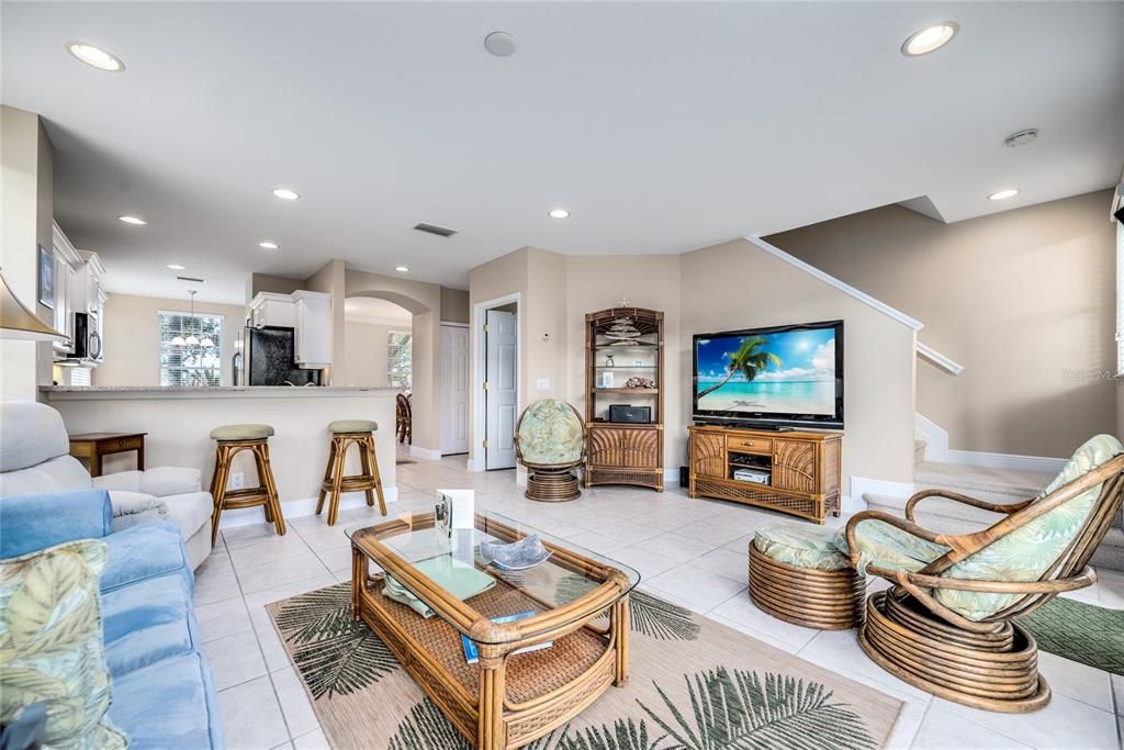 Active With Contract: $289,900 (3 beds, 2 baths, 1628 Square Feet)