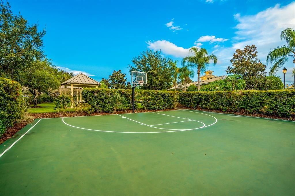 Active With Contract: $289,900 (3 beds, 2 baths, 1628 Square Feet)