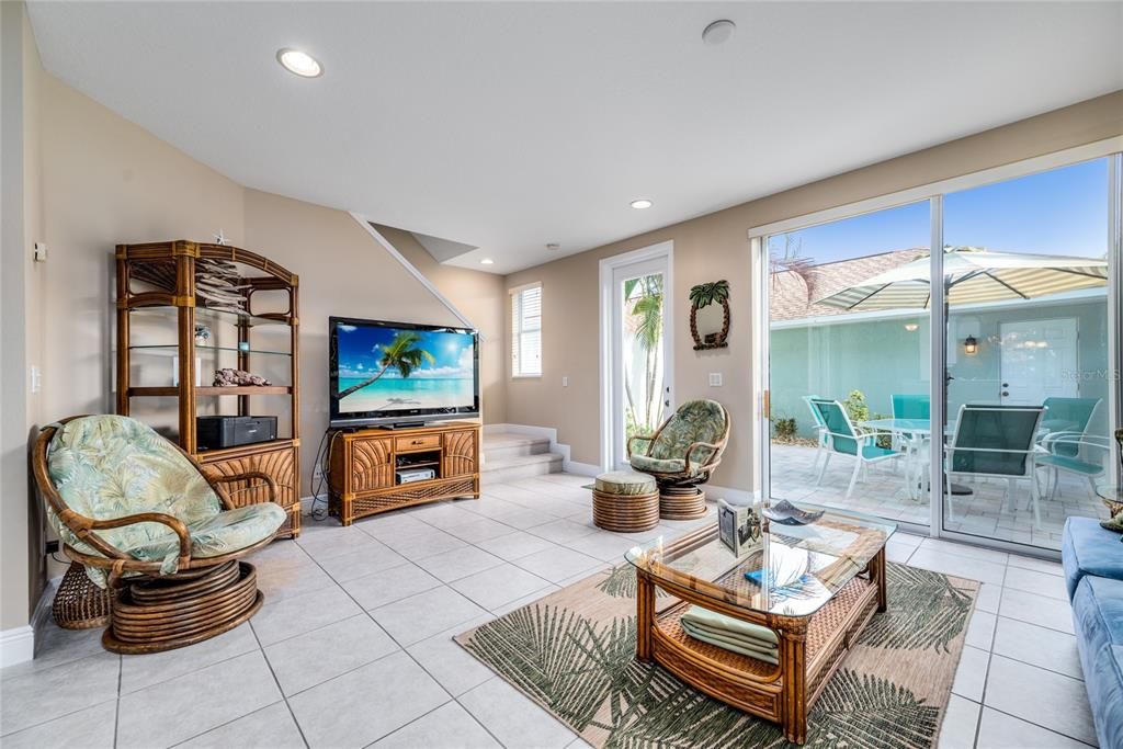 Active With Contract: $289,900 (3 beds, 2 baths, 1628 Square Feet)