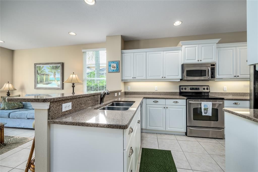 Active With Contract: $289,900 (3 beds, 2 baths, 1628 Square Feet)