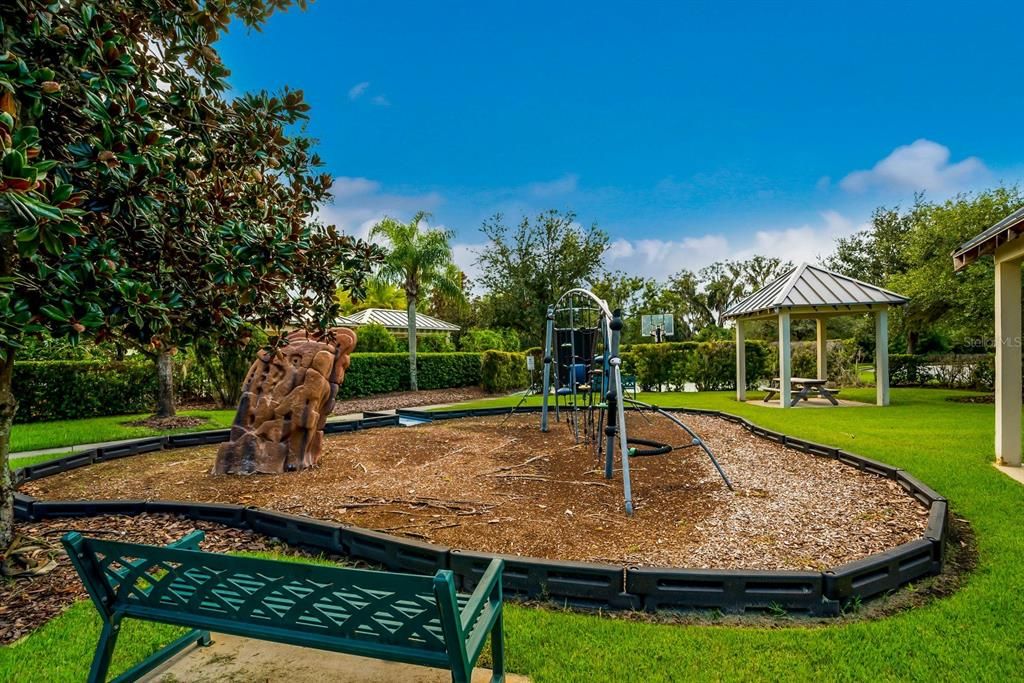 Active With Contract: $289,900 (3 beds, 2 baths, 1628 Square Feet)