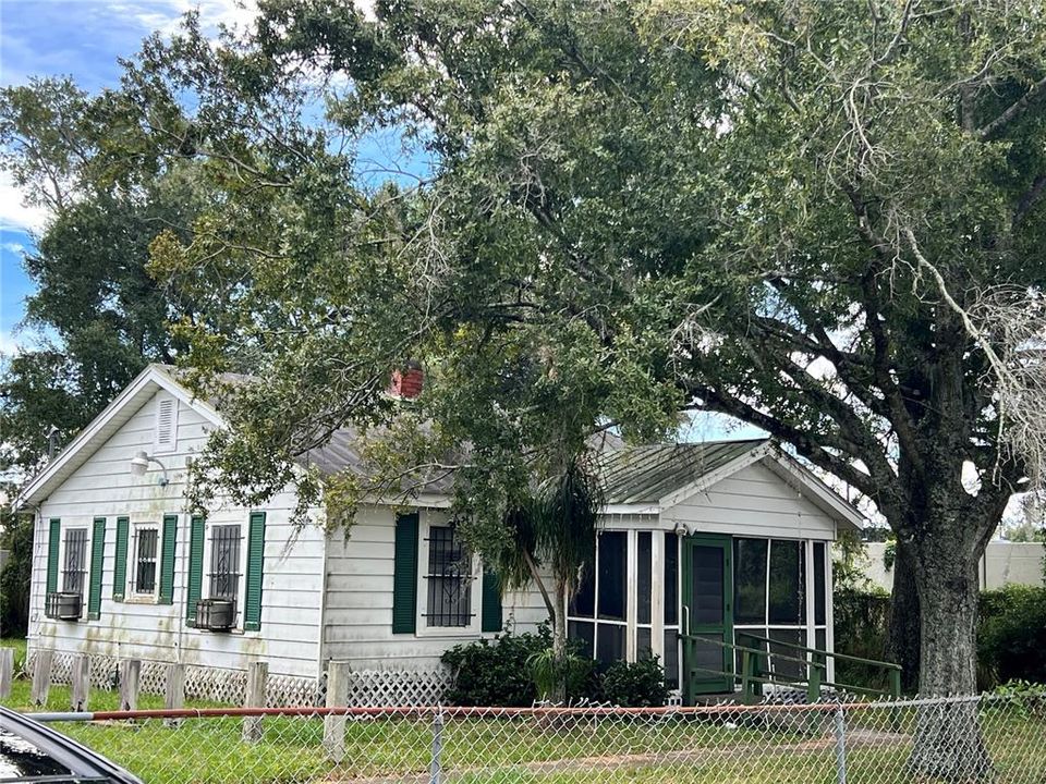 Activo con contrato: $250,000 (0 camas, 0 baños, 1032 Pies cuadrados)