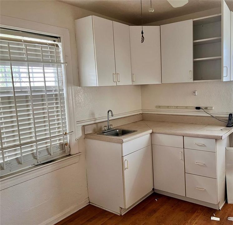 Activo con contrato: $250,000 (0 camas, 0 baños, 1032 Pies cuadrados)