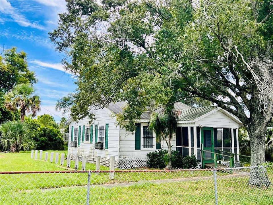 Activo con contrato: $250,000 (0 camas, 0 baños, 1032 Pies cuadrados)