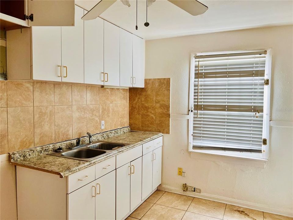 Activo con contrato: $250,000 (0 camas, 0 baños, 1032 Pies cuadrados)