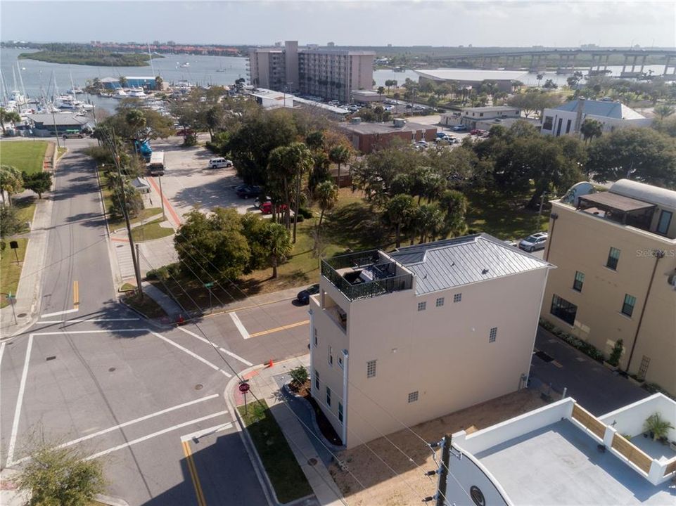 Под контрактом: $299,900 (0.04 acres)