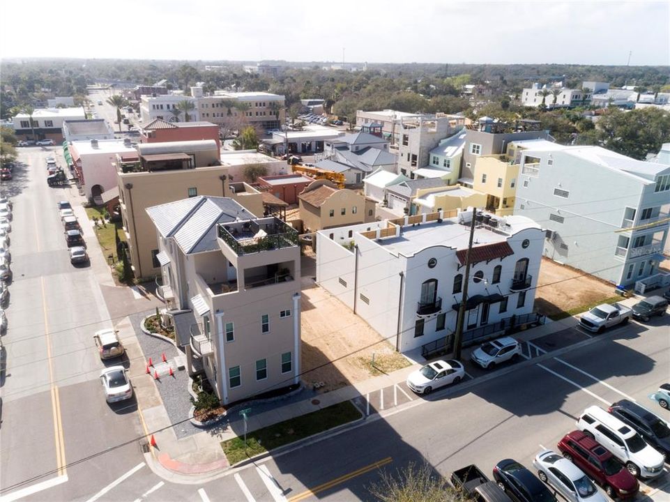 Под контрактом: $299,900 (0.04 acres)