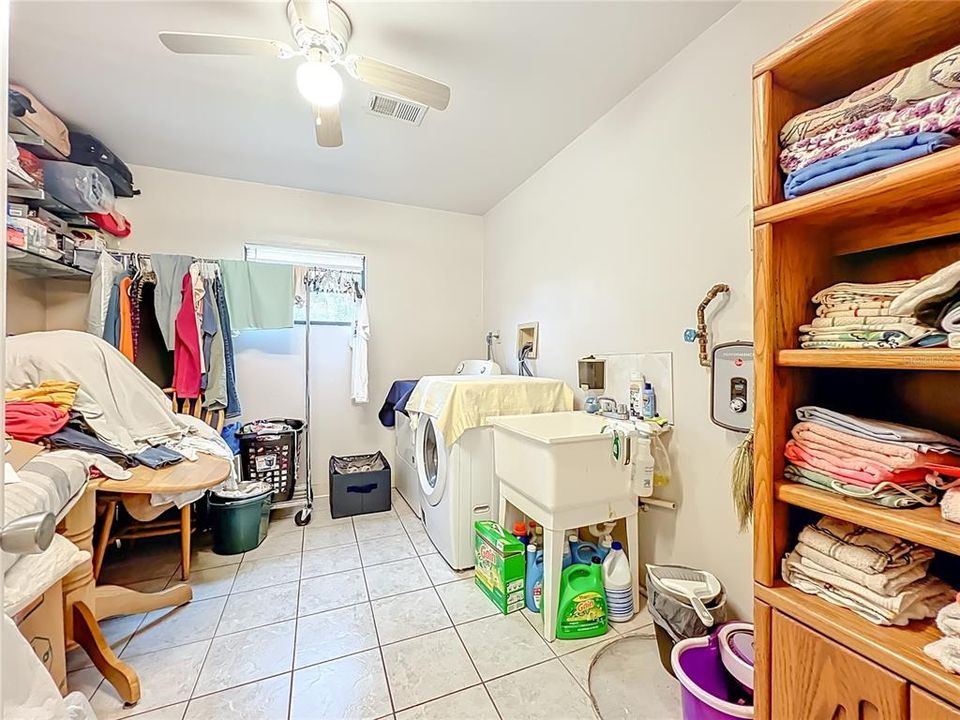 For Sale: $495,000 (3 beds, 2 baths, 1200 Square Feet)