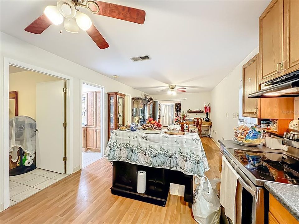 For Sale: $495,000 (3 beds, 2 baths, 1200 Square Feet)