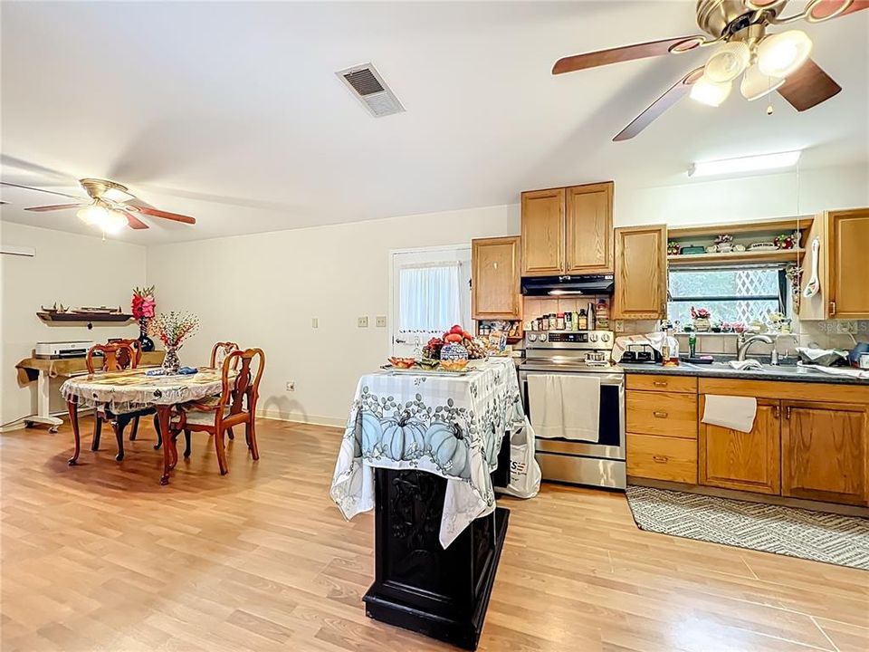 For Sale: $495,000 (3 beds, 2 baths, 1200 Square Feet)