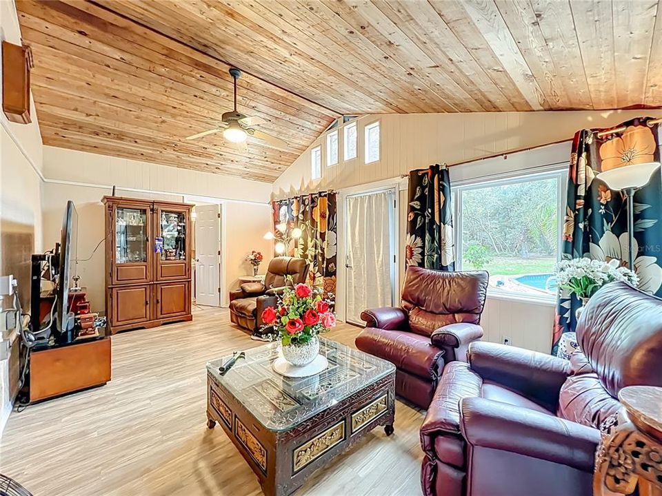 For Sale: $495,000 (3 beds, 2 baths, 1200 Square Feet)