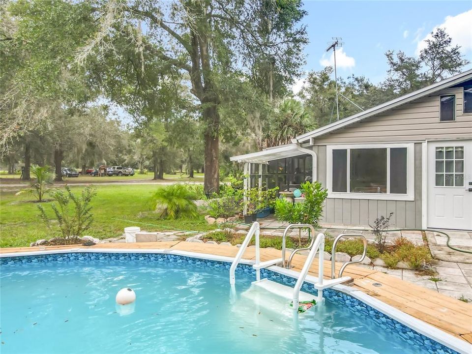 For Sale: $495,000 (3 beds, 2 baths, 1200 Square Feet)