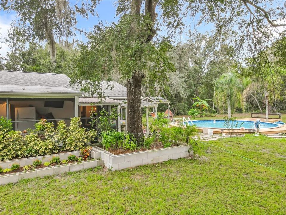 For Sale: $495,000 (3 beds, 2 baths, 1200 Square Feet)