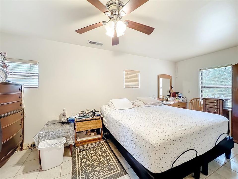 For Sale: $495,000 (3 beds, 2 baths, 1200 Square Feet)