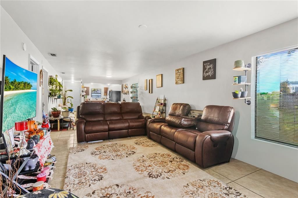 待售: $395,000 (0 贝兹, 0 浴室, 3118 平方英尺)