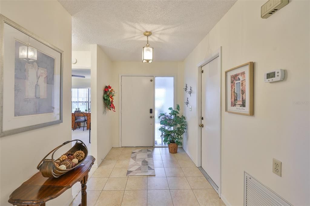For Sale: $209,000 (2 beds, 2 baths, 1394 Square Feet)