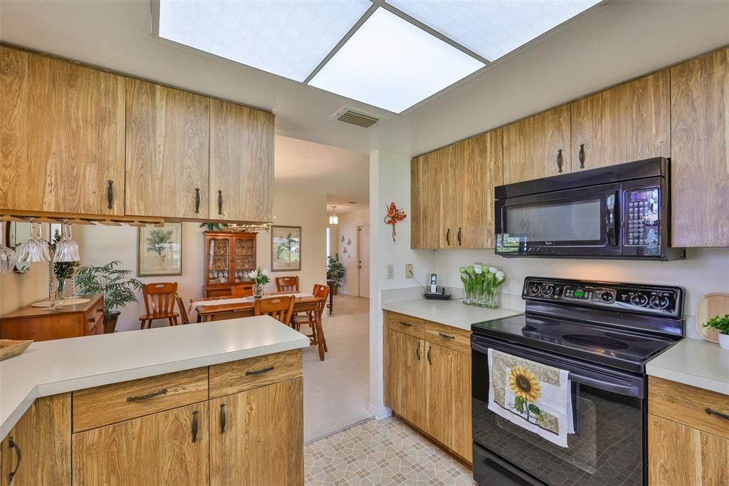 For Sale: $209,000 (2 beds, 2 baths, 1394 Square Feet)