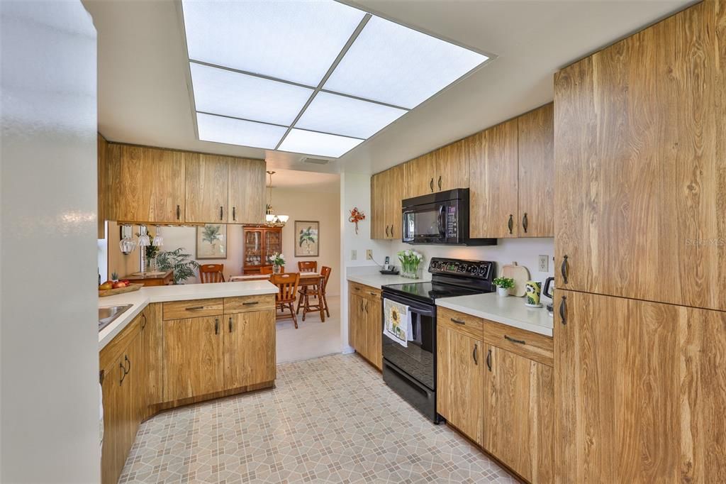 For Sale: $209,000 (2 beds, 2 baths, 1394 Square Feet)