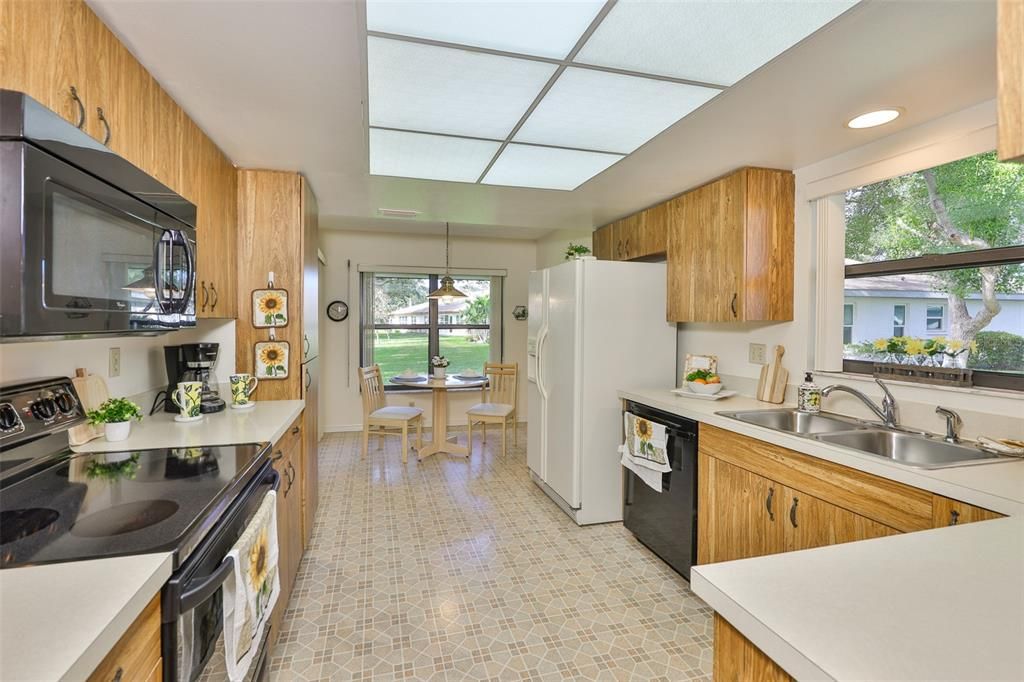 For Sale: $209,000 (2 beds, 2 baths, 1394 Square Feet)