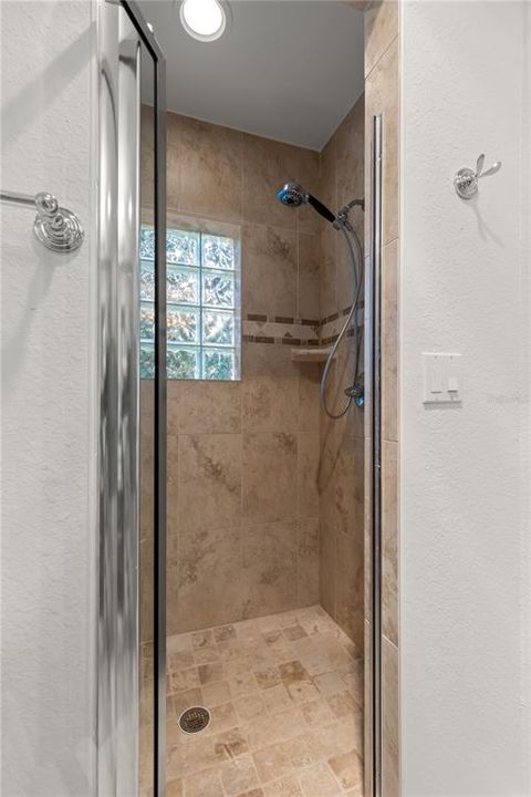 For Rent: $4,900 (3 beds, 2 baths, 2200 Square Feet)