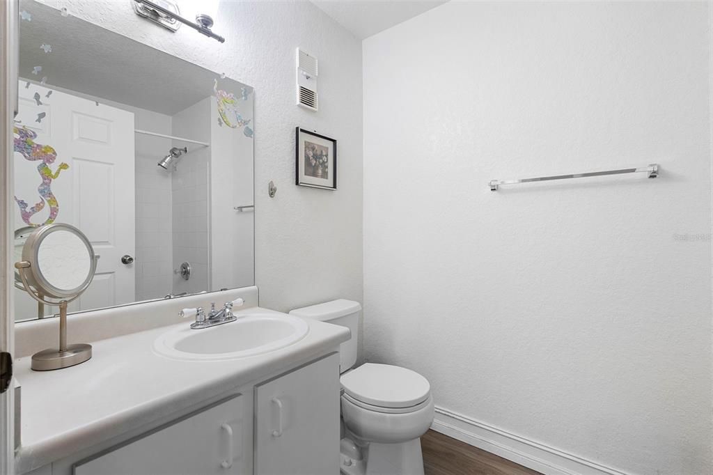 For Rent: $1,800 (2 beds, 2 baths, 1007 Square Feet)