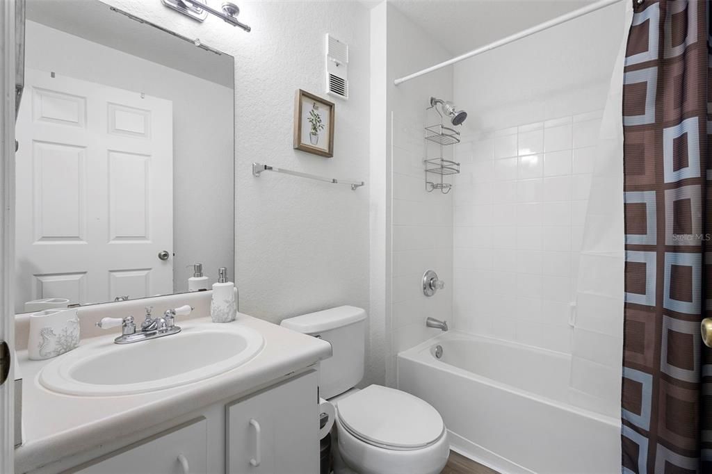 For Rent: $1,800 (2 beds, 2 baths, 1007 Square Feet)