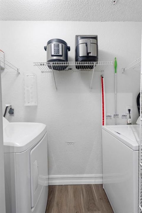 For Rent: $1,800 (2 beds, 2 baths, 1007 Square Feet)